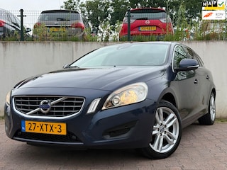 Volvo V60 1.6 T4 Momentum/NAVI/CLIMA/VOLLEDIG ONDERHOUDEN/LEDER/179 PK/AUTOMAAT/