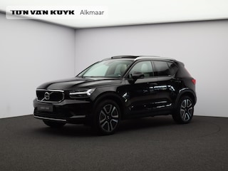 Volvo XC40 1.5 T3 Momentum Pro / Panoramadak / 360 Camera / Adaptive Cruise / BLIS / Getint Glas / Elektrische Achterklep / Carplay / 19" Wielen /