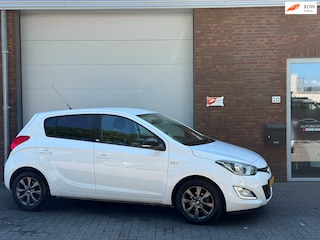 Hyundai i20 1.4i i-Motion|AIRCO|NIEUWE APK|AUTOMAAT