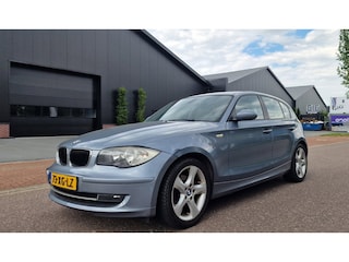 BMW 118i High Executive NAVI PSENSOR LEDER CRUISE TREKHAAK 2 X SLEUTELS