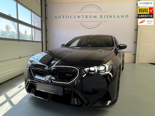 BMW 5-serie Automaat, Carbon pakket, keramische remmen, HUD, Bowers & Wilkins, M Multifunctionele Stoelen