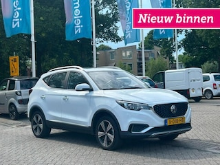 MG ZS Luxury 45 kWh - Panorama, Carplay, Camera, Leer, Stoelverw. SOH 94,37%