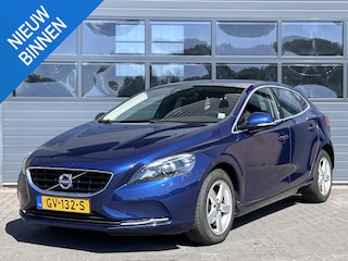 Volvo V40 2.0 D2 OCEAN RACE BUSINESS I LEDEREN BEKLEDING I PANORAMADAK I P-CAMERA I NAVIGATIE