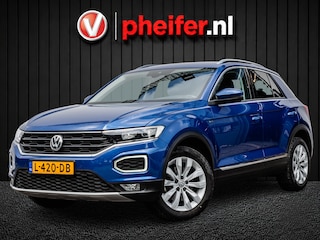 Volkswagen T-Roc 1.5 TSI 150pk Executive Trekhaak/ Virtual dash/ Sportstoelen/ Stoelverwarming/ Adapt. cruise