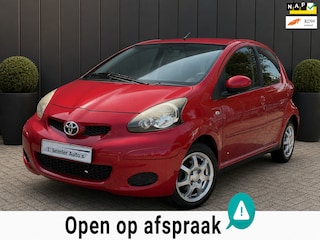 Toyota Aygo 1.0-12V Aspiration Red Navigator NAVIGATIE AIRCO APK NAP 5 DEURS
