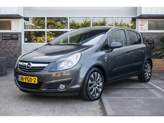 Opel Corsa 1.4-16V '111' Edition 101PK NL-auto [ Airco Trekhaak Cruise Control Lichtmetalen Velgen Volledige Historie Aanwezig ]