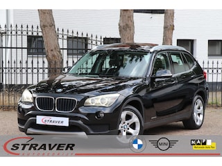BMW X1 sDrive20i Chrome Line |Sportstoelen |Trekhaak |Panoramadak