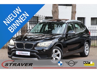 BMW X1 sDrive20i Chrome Line |Sportstoelen |Trekhaak |Panoramadak