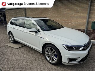 Volkswagen Passat Variant 1.4 TSI GTE Highline / Panoramadak / Leder / Trekhaak