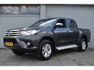 Toyota Hilux 2.4 D-4D Double Cab Professional Automaat 150pk | Achteruitrijcamera | Trekhaak | Bluetooth | Stoel verwarming |