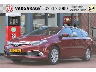 Toyota Auris 1.8 Hybrid Aut. *Executive* | Panorama | Camera | Stoelverwarming | Half- Leder | Cruise & Climate Control | Extra Velgenset |
