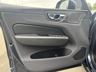 Volvo XC60 B4 Inscription Leder Panodak Automaat