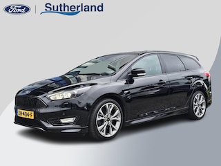 Ford Focus Wagon 1.5 Titanium 182 pk | 2de eigenaar | Bi-xenon | Camera | Stuur- en stoelverwarming | 18'' velgen | Zéér netjes!