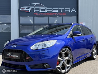 Ford Focus Wagon 2.0 EcoBoost ST-2 Stoelverw 19inch UNIEK!