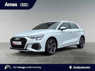 Audi A3 Sportback 40 204pk TFSI e S edition Parkeerassistent | MMI navigatie plus MMI touch | Adaptive cruise control