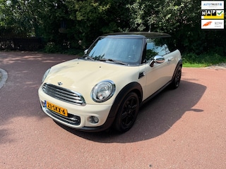 Mini Cooper 3-Deurs 1.6 10 Years II / Airco / Leder / NAP / PDC / Aux