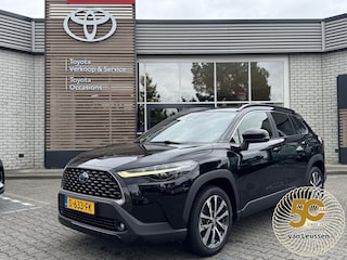 Toyota Corolla Cross 2.0 HYBRID 184PK FIRST-EDITION BLIND-SPOT EL-ACHTERKLEP LM-VELGEN KEYLESS PARK-SENSOREN STOELVERW DRAADLOOS-LADEN AD-CRUISE BLUETOOTH