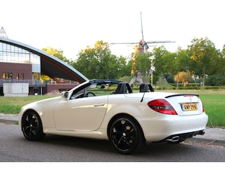 Mercedes-Benz SLK 300 AMG Roadster 7G-Tronic Aut 170kW 231Pk 3.0 V6 Full Option Airscarf 1e eigenaar YoungTimer Nieuw Staat