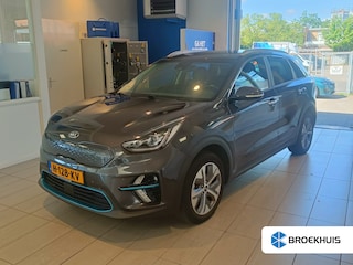 Kia Niro e-Niro ExecutiveLine 64 kWh | 100% SoH | Achteruitrijcamera | Cruise control adaptief met Stop&Go en stuurhulp | Elektrisch verstelb. bestuurdersstoel met geheugen