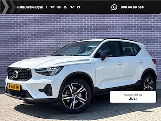 Volvo XC40 2.0 B3 Plus Dark | Trekhaak | Stoel/stuur verwarming | Verwarmbare voorruit | 360 Camera | BLIS | Adatieve Cruise Control | Pilot Assist | All-season banden |