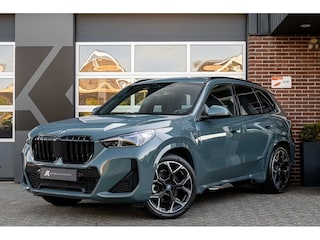 BMW X1 25e xDrive M Sport | Panorama | Shadow | Maxton | Camera | Elek. Trekhaak | Adap. led | Stoelverwarming | 20' inch |