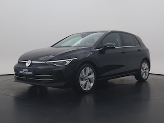Volkswagen Golf 1.5 eHybrid Style | Camera | Side Assist | ERGO Stoel | ACC | Spiegelpakket | Carplay | Getint Glas | 17'' |