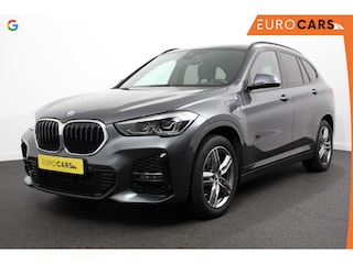 BMW X1 xDrive25e M-Sport PHEV 221pk Shadow Line Climate Control Cruise Control Camera Parkeer sensoren Navigatie Electrische Achterklep