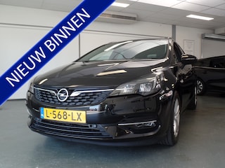 Opel Astra Sports Tourer 1.2 Edition 110pk, Navigatie, Achteruitrijcamera, Cruise controle, Airco, Elek ramen, Xenon verlichting, Pdc V/A, Lm velgen 16'', Nederlandse auto!! Bovag afleverpakket 695,-
