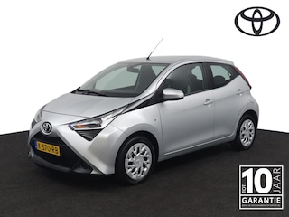 Toyota Aygo 1.0 VVT-i x-play | Achteruitrijcamera | Apple Carplay | Led Verlichting |