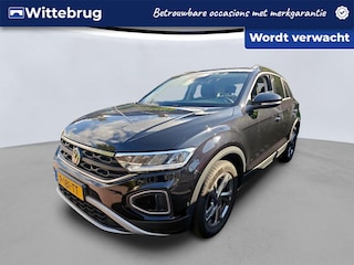Volkswagen T-Roc 1.0 TSI 110pk Life 75 Edition / Virtual Cockpit / LM 17'' / App-Connect / LED / Parkeersensoren