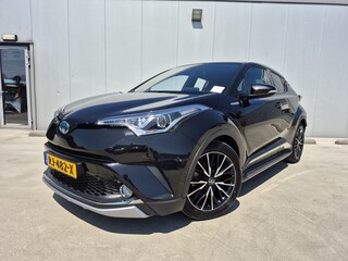 Toyota C-HR 1.8 Hybrid Black Edition Lederen bekleding | Trekhaak | Dodehoek detectie | Bearlock