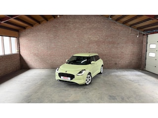 Suzuki Swift 1.2 HYBRID MT Comfort Camera / Navi / Clima