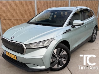 Skoda Enyaq iV 80 Leer/alcantara | Warmtepomp | LED koplampen | Sfeerverlichting | Parkeersensoren voor en achter | Navigatiesysteem | Apple CarPlay/Android Auto Full-Link | Cruise & Climate control | Rijbaan assistent | Achteruitrijcamera