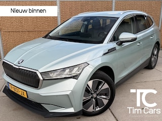 Skoda Enyaq iV 80 Leer/alcantara | Warmtepomp | LED koplampen | Sfeerverlichting | Parkeersensoren voor en achter | Navigatiesysteem | Apple CarPlay/Android Auto Full-Link | Cruise & Climate control | Rijbaan assistent | Achteruitrijcamera