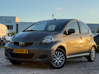 Toyota Aygo 1.0-12V Aspiration Green/ALCANTARA/VELGEN