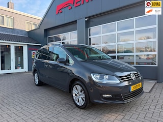 Volkswagen Sharan 1.4 TSI Highline 7p. / Camera / Trekhaak / Vernieuwde Motor !!.