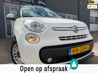 Fiat 500L Living 1.4 T-Jet Lounge met parkeersensoren en navigatie en bluetooth telefoon / media en cruise controle en airco