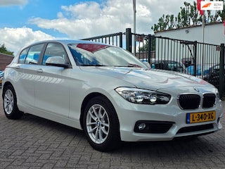 BMW 118i Corporate Lease Executive Paramuur 1e eigenaar dealer onderhouden navigatie airco cruis parkeer sensor