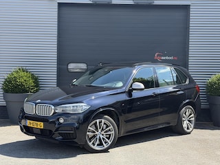 BMW X5 M50d | Panoramadak | 360* Camera | TV Schermen | Harmon Kardon | Elektrischte Trekhaak |