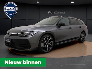 Volkswagen Passat Variant 1.5 eHybrid R-Line | Pano Dak | Trekhaak | 360 Camera | Head-up Display | Harman Kardon | Side Assist | Elek. Achterklep | Elek. Stoelen | ACC | Stuur-/Stoelverwarming V+A |