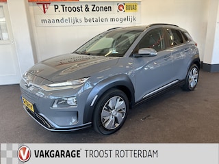 Hyundai Kona EV Premium 64 kWh Vol Elektrisch | Head up display | Lederen bekleding | Adaptieve cruise control | Keyless | Stoelverwarming+verkoeling | Stuurverwarming | Dodehoeksdetectie | Apple carplay | Lane assist | Krell audio | Achteruitrijcamera | Parkeersensor
