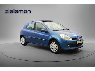 Renault Clio 1.4-16V Dynamique Luxe - Panorama, Airco, Cruise, Trekhaak, APK 01-2027!