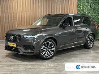 Volvo XC90 T8 AWD Recharge Ultra Ultimate Dark | Luchtvering | Trekhaak | All Season banden | 360 Camera | Head-Up Display | Harman Kardon | 455pk | Adaptieve Cruise Control | Stoelverwarming voor+achter | Stuurwielverwarming | Schuifdak | Full LED Meesturende koplampen | Pilot Assist | BLIS Dode Hoek Detectie | Alcantara hemelbekleding | Lederen zonnekleppen en handgrepen | Elektrische voorstoelen geheugen | Lederen bekleding | Zitting verlenging voorstoelen | Lederen dashboard | 20 Inch | Google Infotainment | Keyless Drive | Privacy Glass | Elektrisch bedienbare achterklep | Geïntegreerd kinderzitje achterin | Geïntegreerde zongordijnen achterportieren | Verlichte instaplijsten | 7-Persoons | 4-Zone Climate Control | DAB Radio | Apple Carplay/Android Auto | Alarm Klasse III | Platinum Grey Metallic |