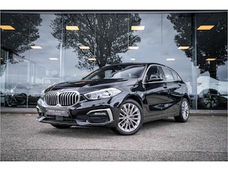 BMW 118i Business Edition Plus ** Automaat ** Leder ** Carplay ** Stoelverwarming Alarm klasse 3 ** NL auto ** NAP!!