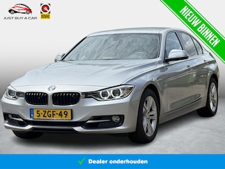 BMW 320i Executive / Volledig BMW Dealeronderhouden / Sport-Line / PDC / Bluetooth / Navigatie / BOVAG Garantie /