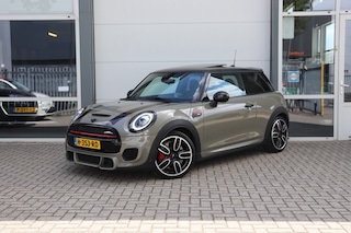 Mini Mini/Clubman/Cabrio 2.0 JCW 231PK CHILI AUT/ORIG.NL/PANO/HK/A.CARPLAY/HEADUP/18