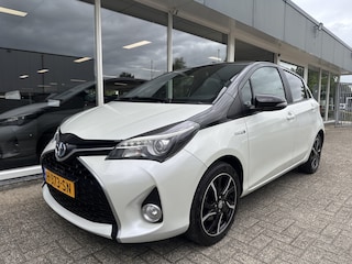 Toyota Yaris 1.5 Hybrid Dynamic Bi-Tone NAVI,CLIMA,STOELVERWARMING