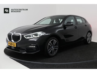 BMW 118i High Executive (NAVIGATIE, SFEERVERLICHTING, CAMERA, SPORTSTOELEN, DEALER ONDERHOUDEN, 1e EIGENAAR)