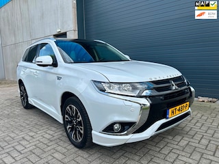 Mitsubishi Outlander 2.0 PHEV instyle+ AUT 4WD SK DAK LEDER