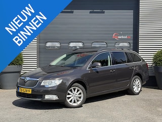 Skoda Superb Combi 1.8 TSI Comfort Business Line | Navigatie | Parkeersensoren | Privacy Glass | Cruise Control |